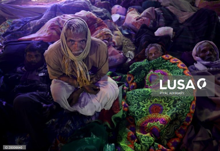 Índia: Peregrinação hindu Ganga Sagar Mela na Ilha de Sagar