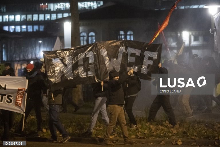 Suiça: Protesto conta o Forum Económico de Davos em Zurique