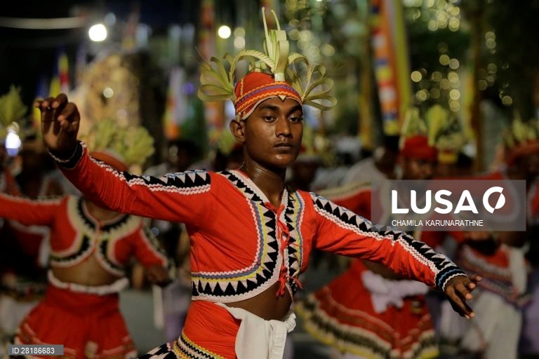 Sri Lanka: Procissão budista em Colombo