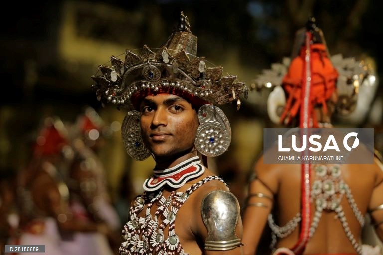 Sri Lanka: Procissão budista em Colombo