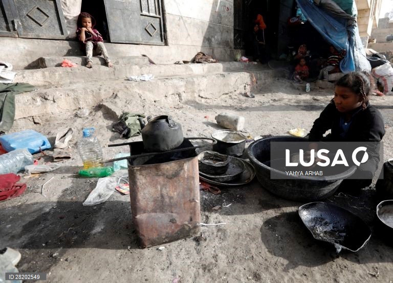 Iémen: Abrigo temporário para deslocados em Saná