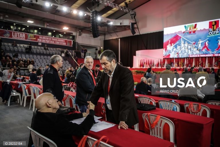 O secretário-geral da FENPROF, Mário Nogueira, participa no primeiro dia do XIV Congresso da CGTP-IN, Pavilhão Municipal da Torre da Marinha, Seixal, 14 de fevereiro de 2020. Deste congresso deverá resultar a substituição de mais de 50 dirigentes sindicais (incluindo o atual secretário-geral, Arménio Carlos) que integram o Conselho Nacional. MÁRIO CRUZ/LUSA