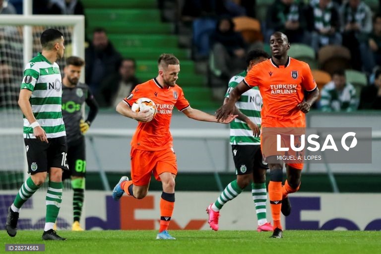 Futebol: Sporting vs Basaksehir em Lisboa.