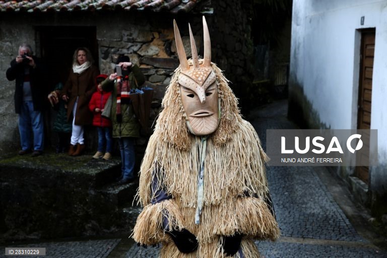 Cortejo dos caretos de Lazarim