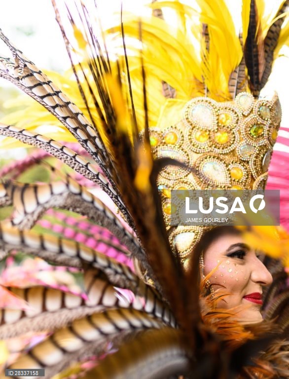 Participantes da Gay and Lesbian Mardi Gras parade em Sydney, na Austrália. 