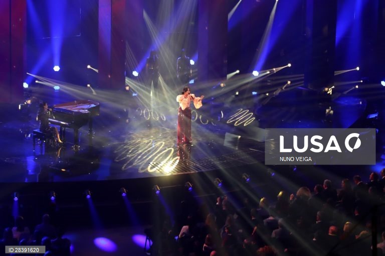 A canção "Medo de Sentir”, interpretada por Elisa, foi a vencedora da final do Festival da Canção 2020, gala disputada no Coliseu Rondão Almeida em Elvas, 07 de março de 2020. NUNO VEIGA/LUSA