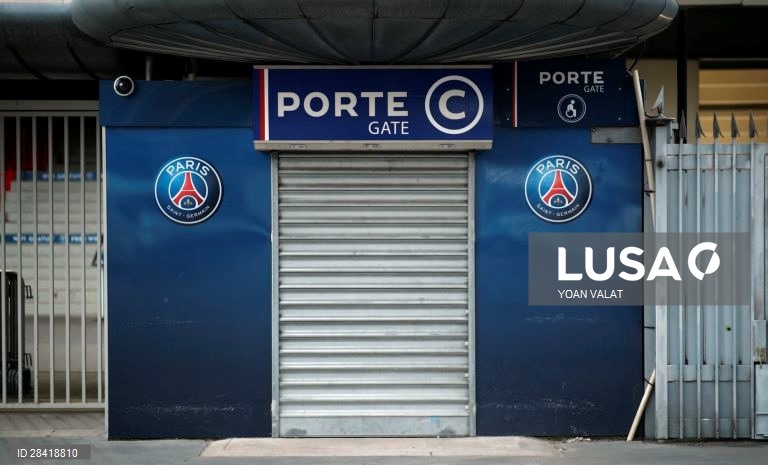 Nos oitavos-de-final da Liga dos Campeões, o Paris Saint-Germain recebeu, à porta fechada, e venceu o Borussia Dortmund por 2-0,