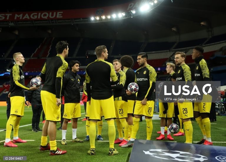 Nos oitavos-de-final da Liga dos Campeões, o Paris Saint-Germain recebeu, à porta fechada, e venceu o Borussia Dortmund por 2-0,