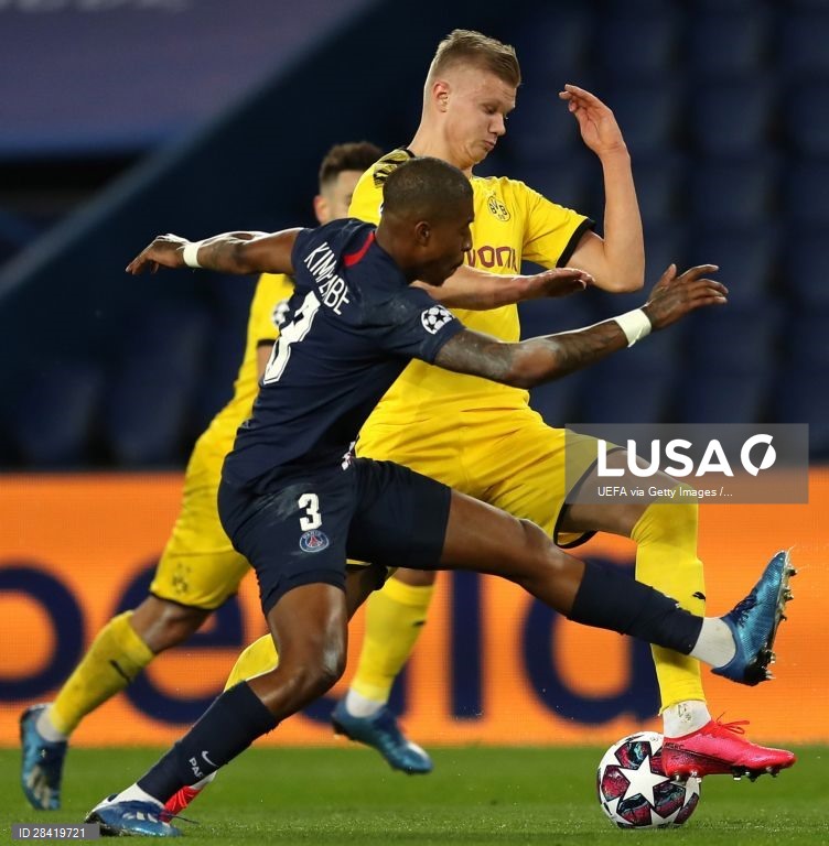 Nos oitavos-de-final da Liga dos Campeões, o Paris Saint-Germain recebeu, à porta fechada, e venceu o Borussia Dortmund por 2-0,