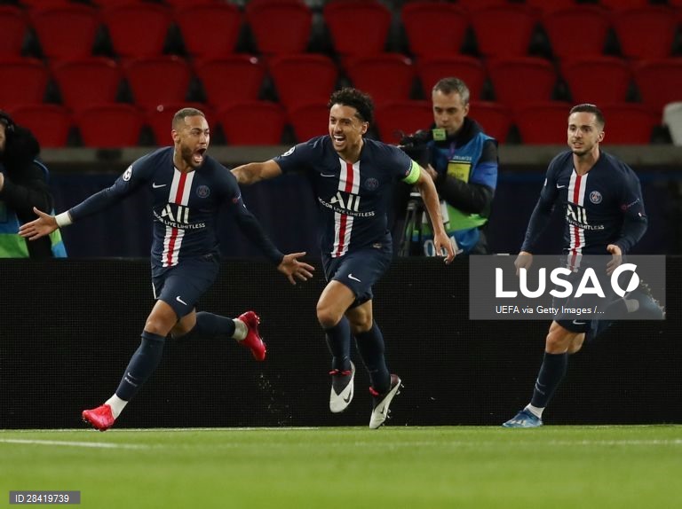 Nos oitavos-de-final da Liga dos Campeões, o Paris Saint-Germain recebeu, à porta fechada, e venceu o Borussia Dortmund por 2-0,