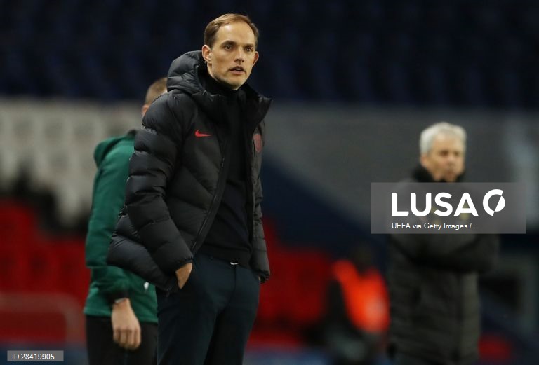 Nos oitavos-de-final da Liga dos Campeões, o Paris Saint-Germain recebeu, à porta fechada, e venceu o Borussia Dortmund por 2-0,