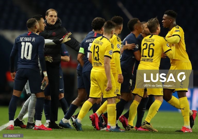 Nos oitavos-de-final da Liga dos Campeões, o Paris Saint-Germain recebeu, à porta fechada, e venceu o Borussia Dortmund por 2-0,
