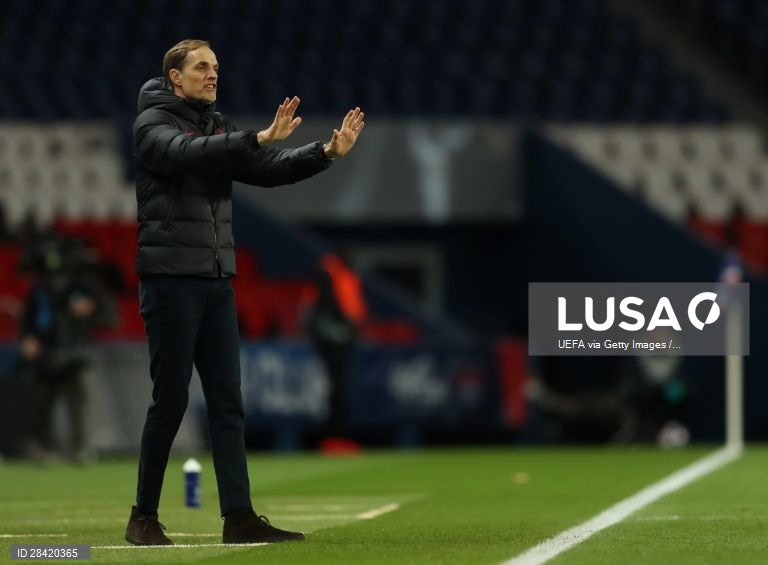 Nos oitavos-de-final da Liga dos Campeões, o Paris Saint-Germain recebeu, à porta fechada, e venceu o Borussia Dortmund por 2-0,