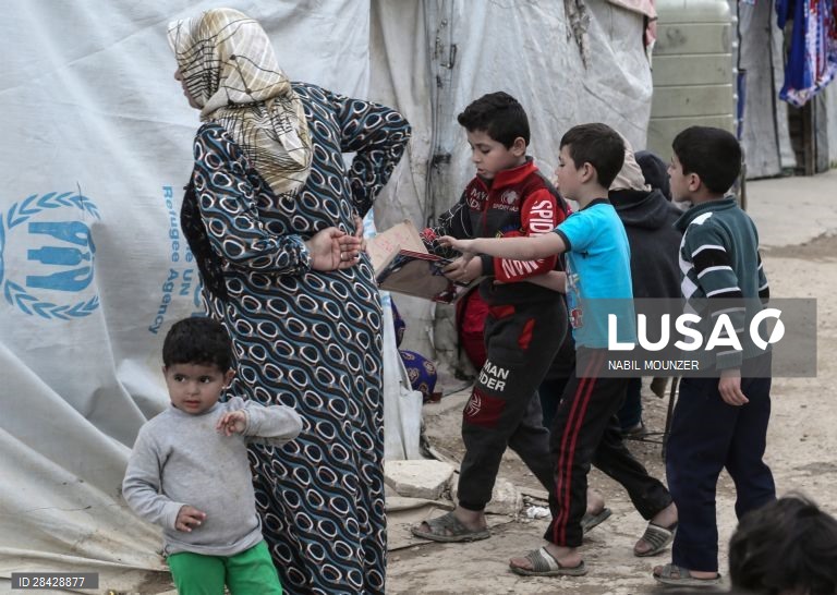 Líbano: Campo de refugiados sírios no Vale de Bekaa