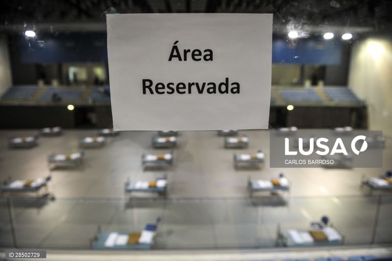 Hospitais de campanha no Pavilhão da Mata de no centro de alto rendimento do badminton, nas Caldas da Rainha.