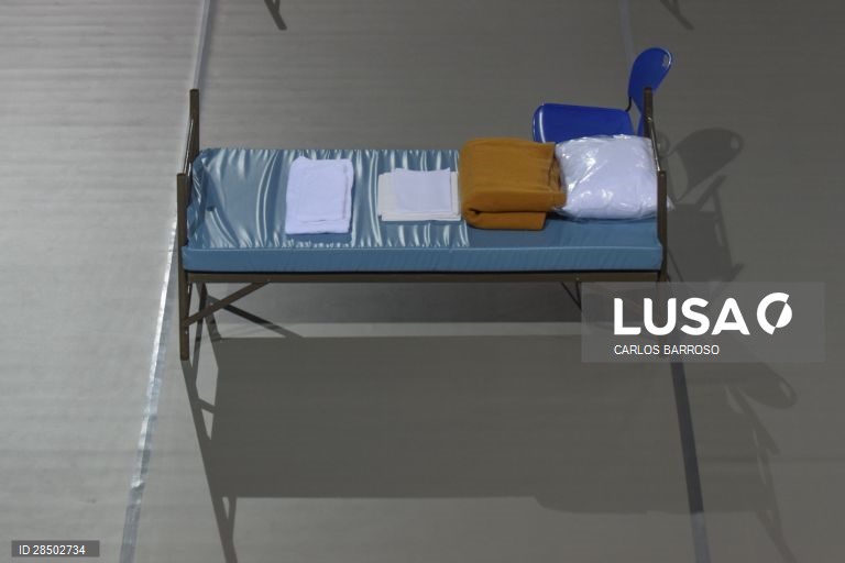 Hospitais de campanha no Pavilhão da Mata de no centro de alto rendimento do badminton, nas Caldas da Rainha.