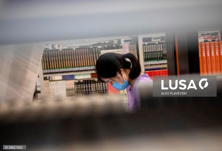 Covic-19: Bibliotecas reabrem na China