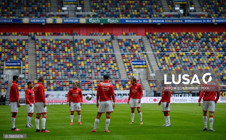 Futebol: Liga alemã - Fortuna Dusseldorf vs Paderborn (0-0)