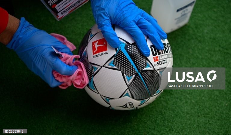 Futebol: Liga alemã - Fortuna Dusseldorf vs Paderborn (0-0)