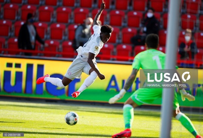 Futebol: Liga alemã - Union Berlim vs Bayern Munique (0-2)