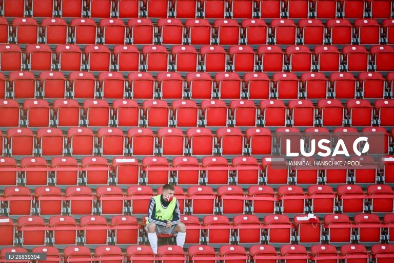 Futebol: Liga alemã - Union Berlim vs Bayern Munique (0-2)