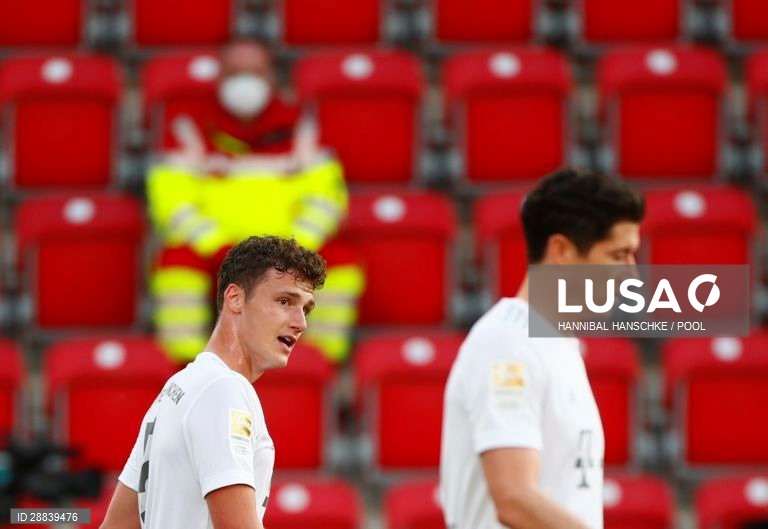 Futebol: Liga alemã - Union Berlim vs Bayern Munique (0-2)