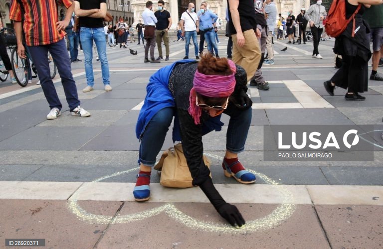 Itália: Artistas manifestam-se em várias cidades 