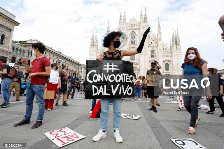 Itália: Artistas manifestam-se em várias cidades 