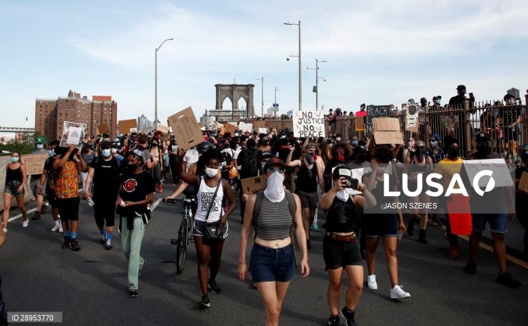 Protesto em Nova Iorque na sequência da morte de George Floyd