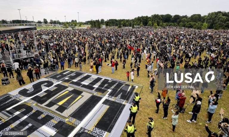 Manifestação anti-racismo em Amsterdão