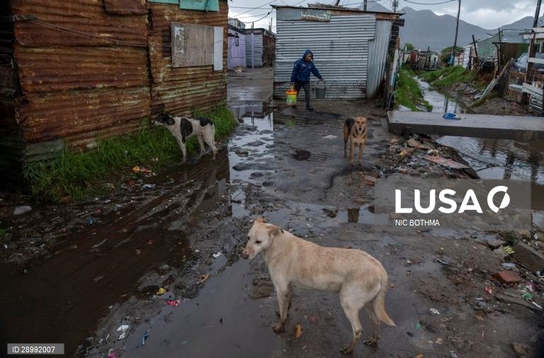 Tempestade durante o confinamento na Cidade do Cabo