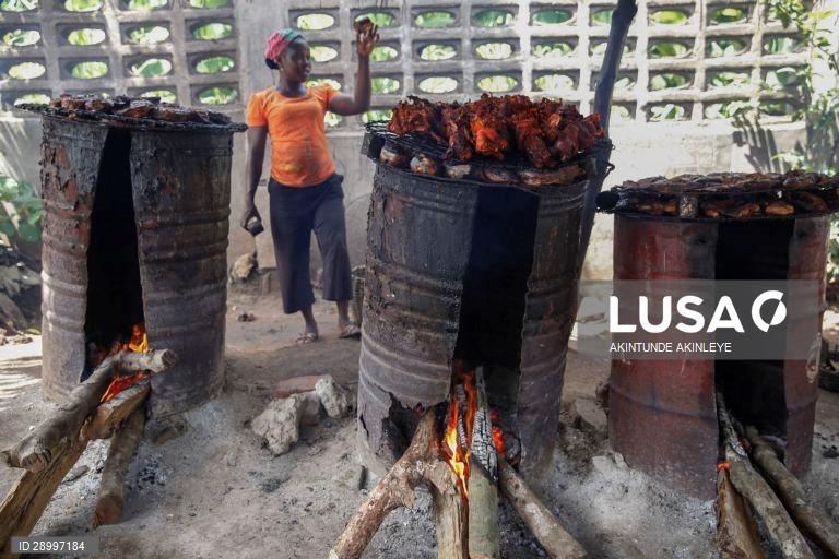 Venda de carne de animais selvagens na África Ocidental