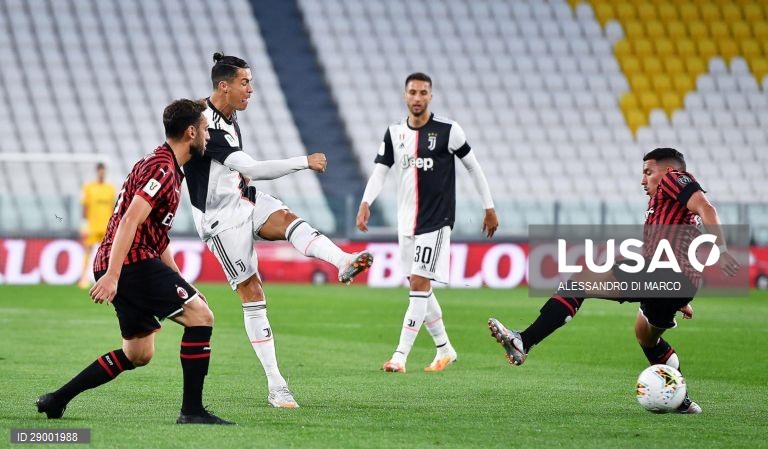 Futebol: Taça de Itália, meias-finais, 2.ª mão entre Juventus vs AC Milan