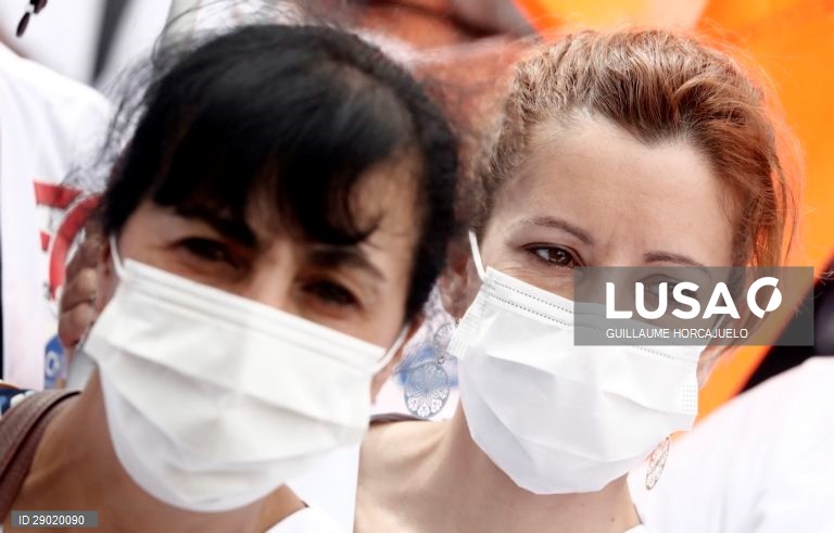 Trabalhadores hospitalares franceses entram em greve para apelar a melhores condições