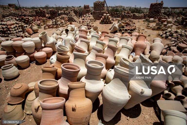 Fábrica de barro na Jordânia