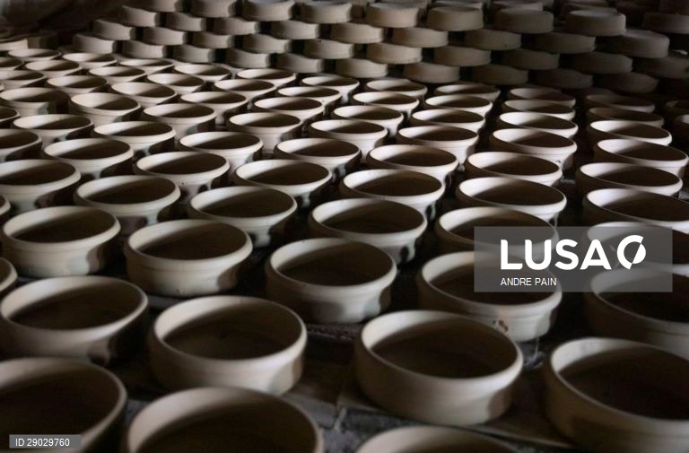 Fábrica de barro na Jordânia