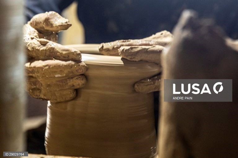 Fábrica de barro na Jordânia