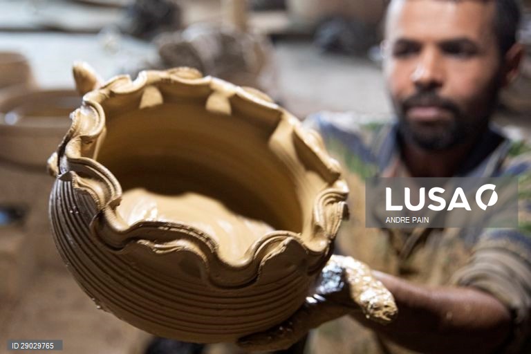 Fábrica de barro na Jordânia