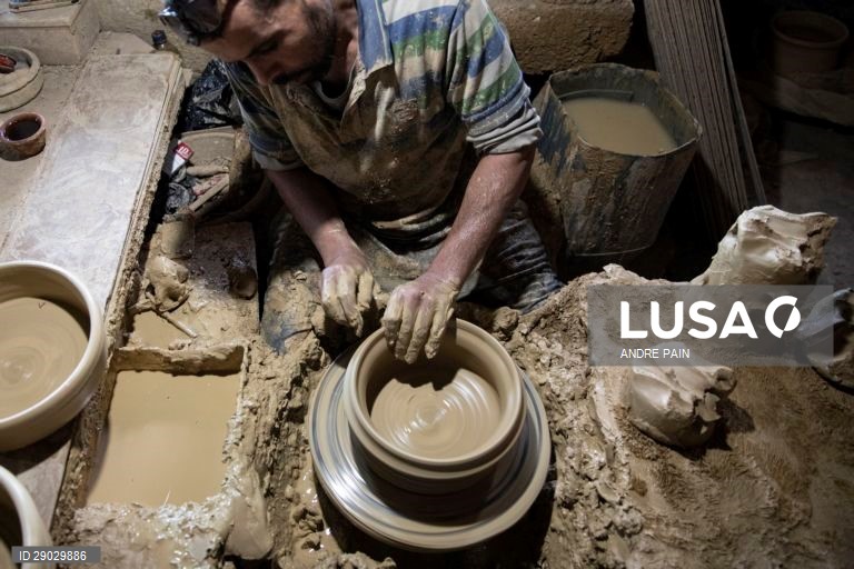 Fábrica de barro na Jordânia
