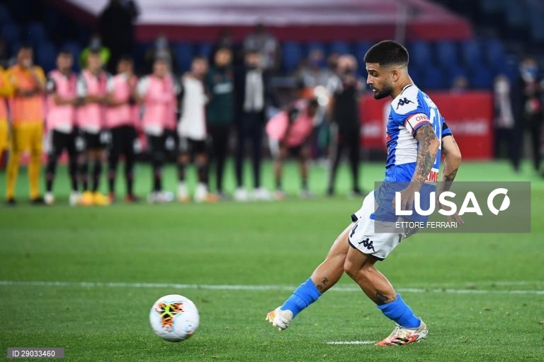 Futebol: Nápoles conquista a Taça de Itália ao vencer a Juventus por 4-2, por penáltis em Roma