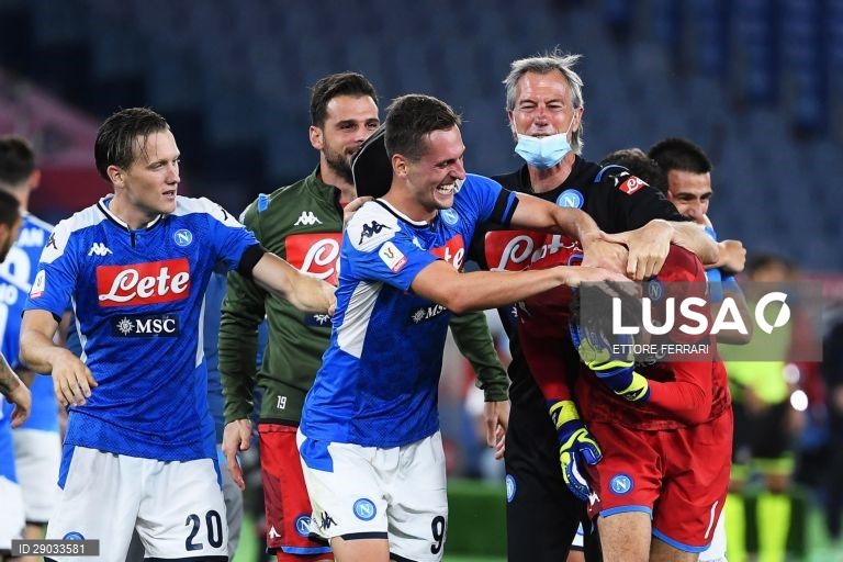 Futebol: Nápoles conquista a Taça de Itália ao vencer a Juventus por 4-2, por penáltis em Roma