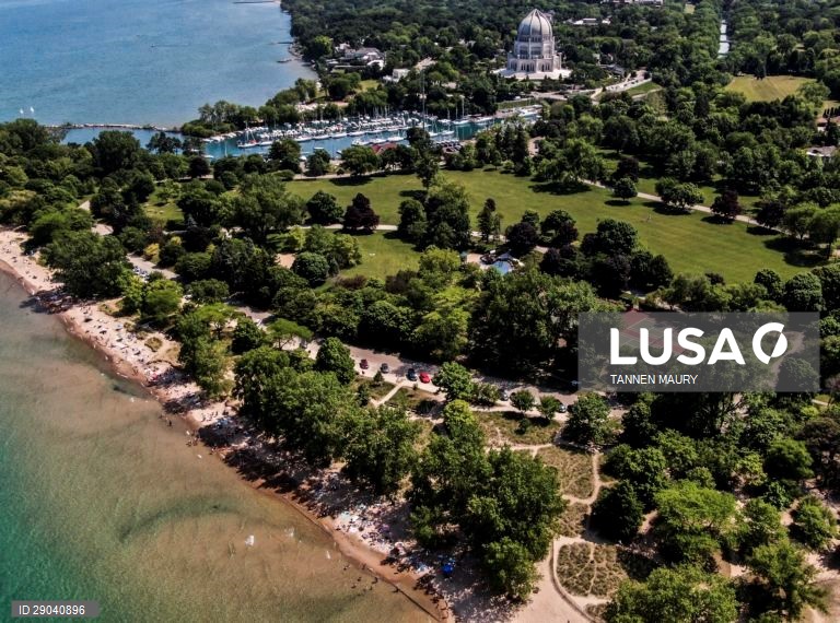 Praias reabrem aos banhistas em Wilmette, Illinois