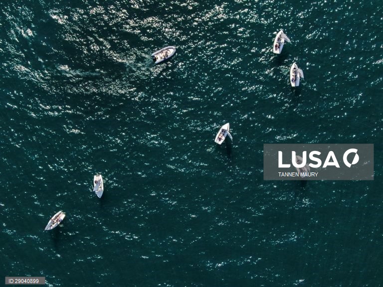 Praias reabrem aos banhistas em Wilmette, Illinois