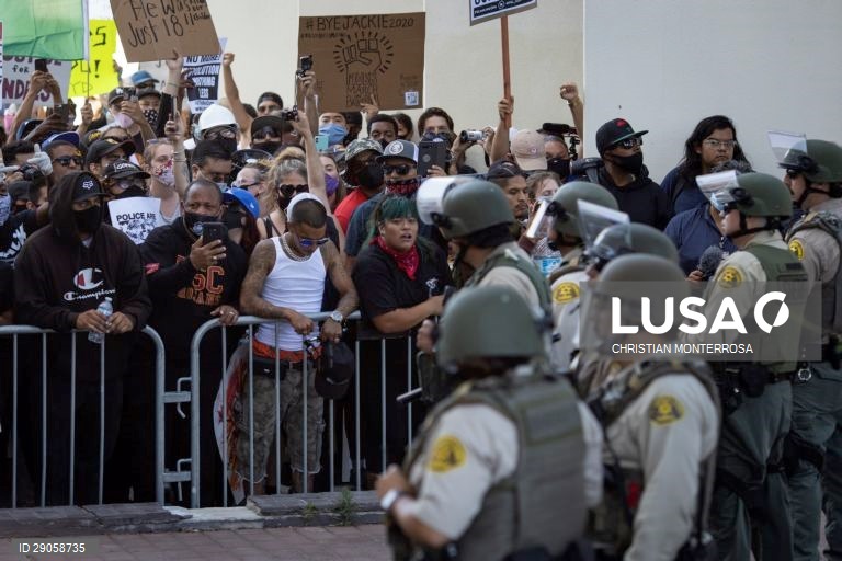 Protestos pela morte de Andres Guardado na Califórnia