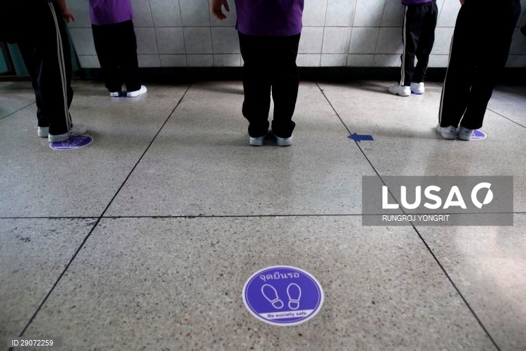 Escolas preparam a reabertura na Tailândia