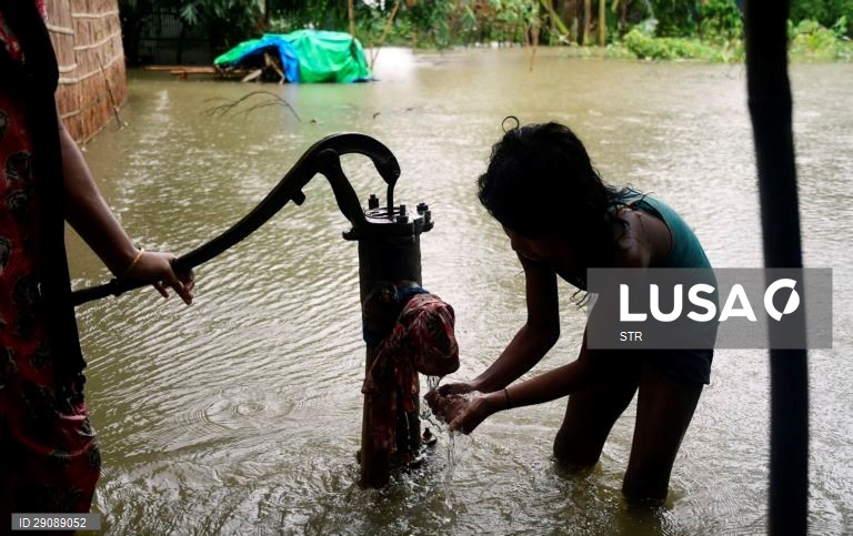 Índia: Inundações na região de Assam