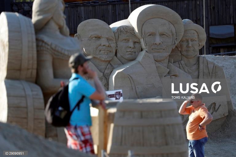 Letónia: Festival de Esculturas de Areia em Jelgava