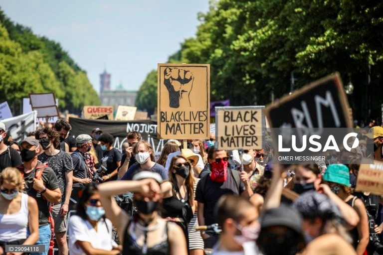 Alemanha: Manifestação do movimento "Black Lives Matter" em Berlim
