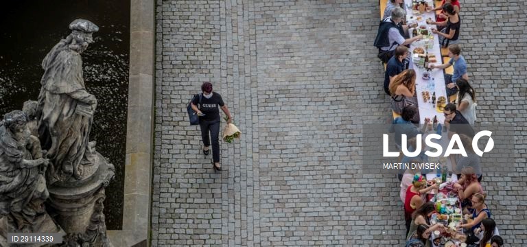 República Checa: Jantar convívio na Ponte Carlos em Praga