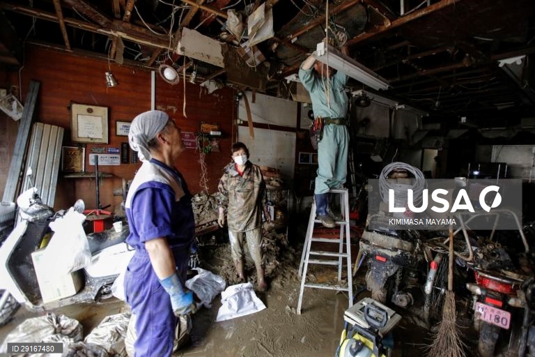 Rescaldo das cheias no sudoeste do Japão